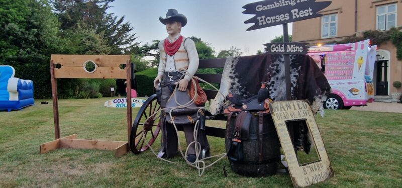 RODEO BULL HIRE & BUCKING BRONCO HIRE BUCKINGHAMSHIRE| WESTERN PACKAGE HIRE